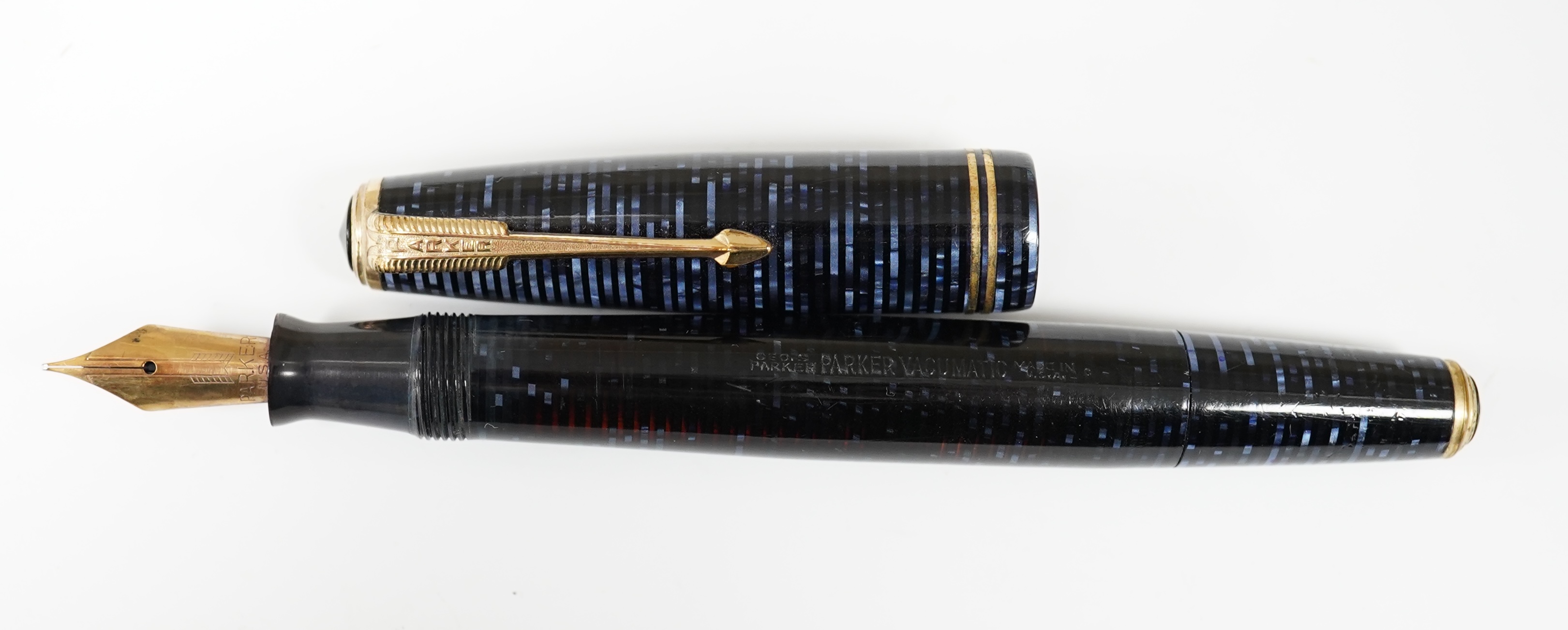 A Parker Vacumatic in azure blue